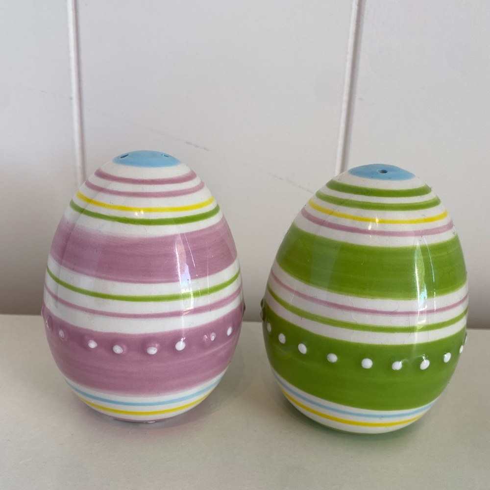 Vintage ceramic salt and pepper shaker set festive Easter egg design